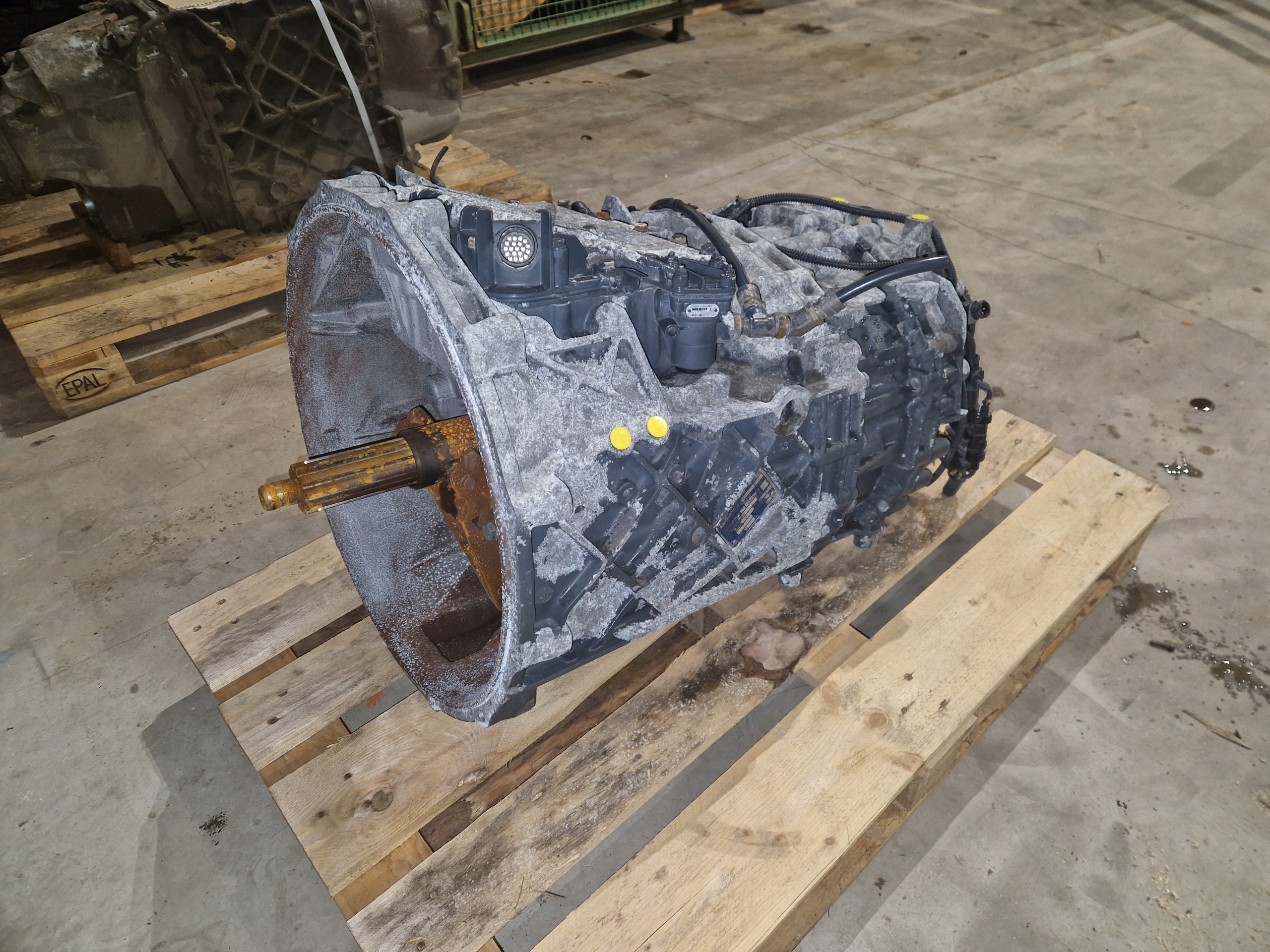 převodovka Astronic ZF 12AS2330 TD Iveco Stralis Euro 6 převodovka 460KM, Skladom v EÚ — foto 1
