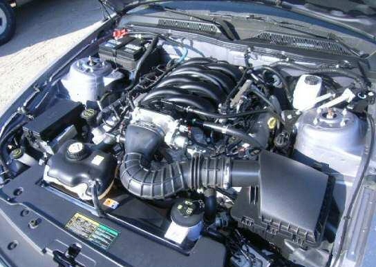 kompletní motor Mustang Gt V8 305km záruka, Skladom v EÚ — foto 1