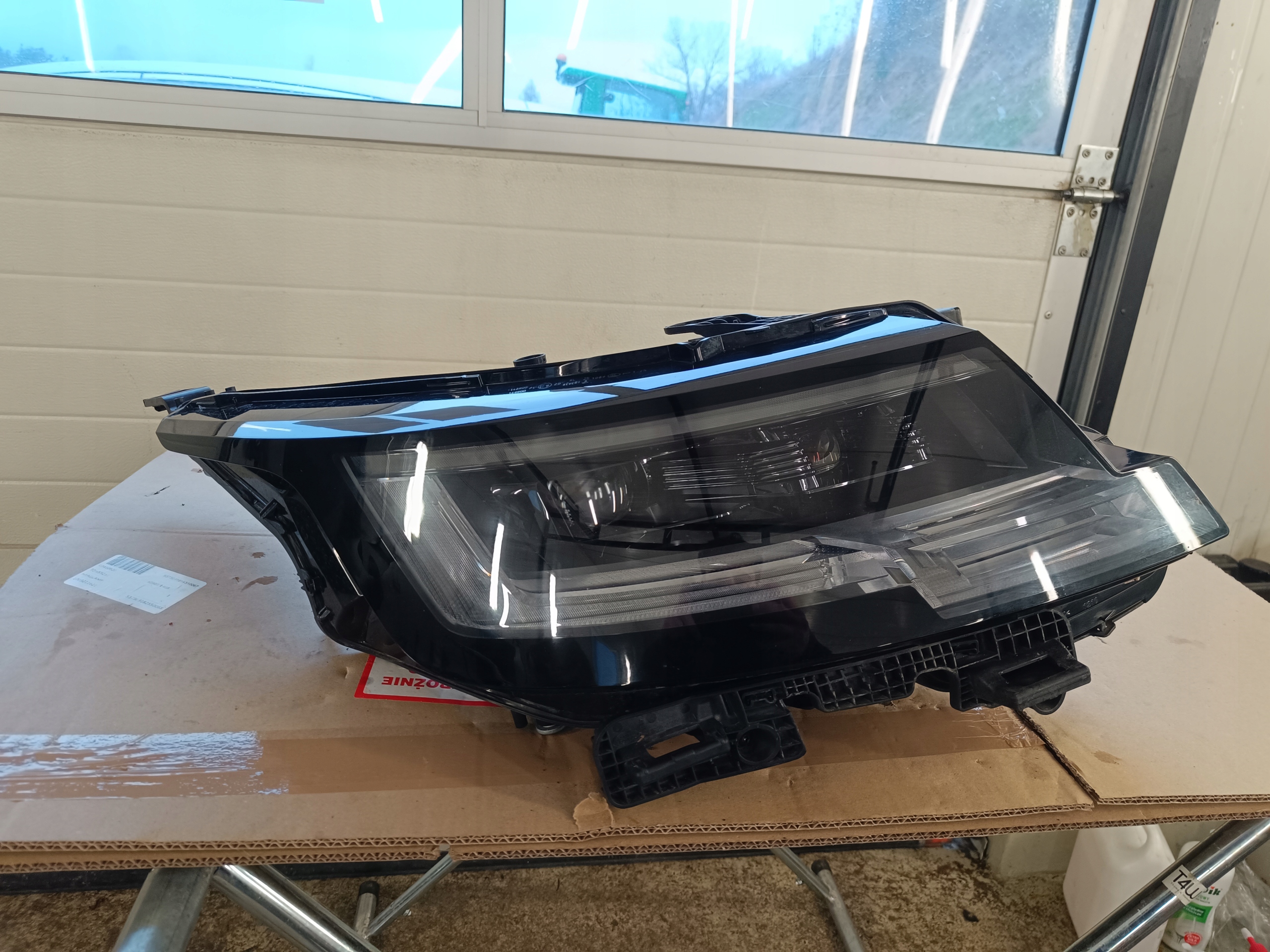 Range Rover Vogue L460 - světlomet přední pravá FULL LED, Skladom v EÚ — foto 1