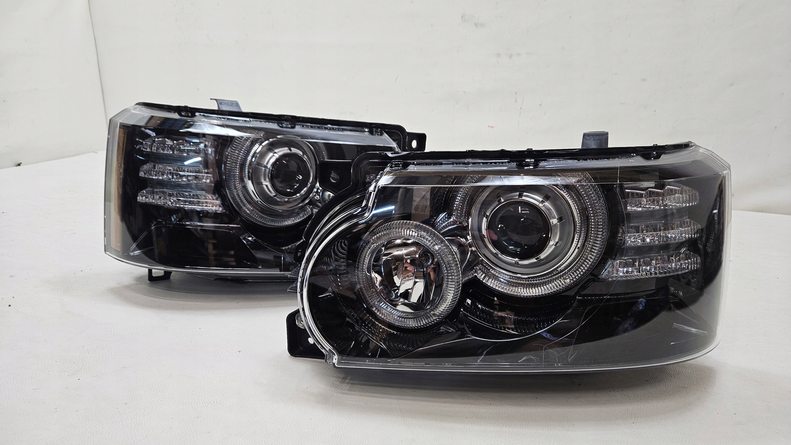 světlomet komplet levý i pravý Range Rover Vogue facelift L322 Bi-xenon Nie Skretna 9 Pin, Skladom v EÚ — foto 1