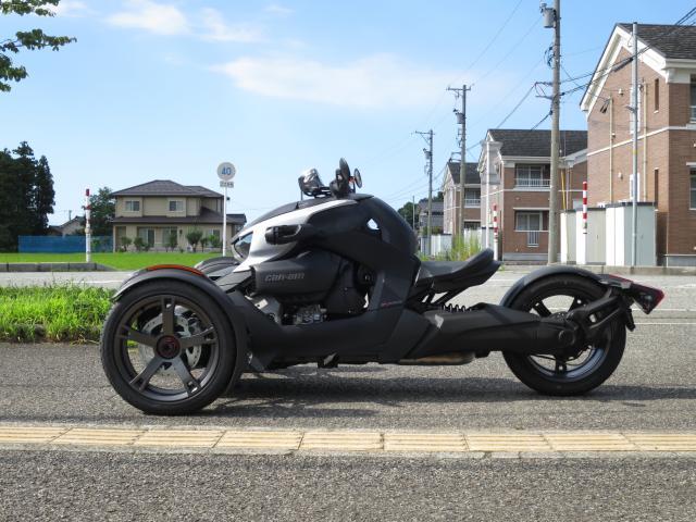 2023 Brp Can-Am, dovoz Japonsko — foto 1