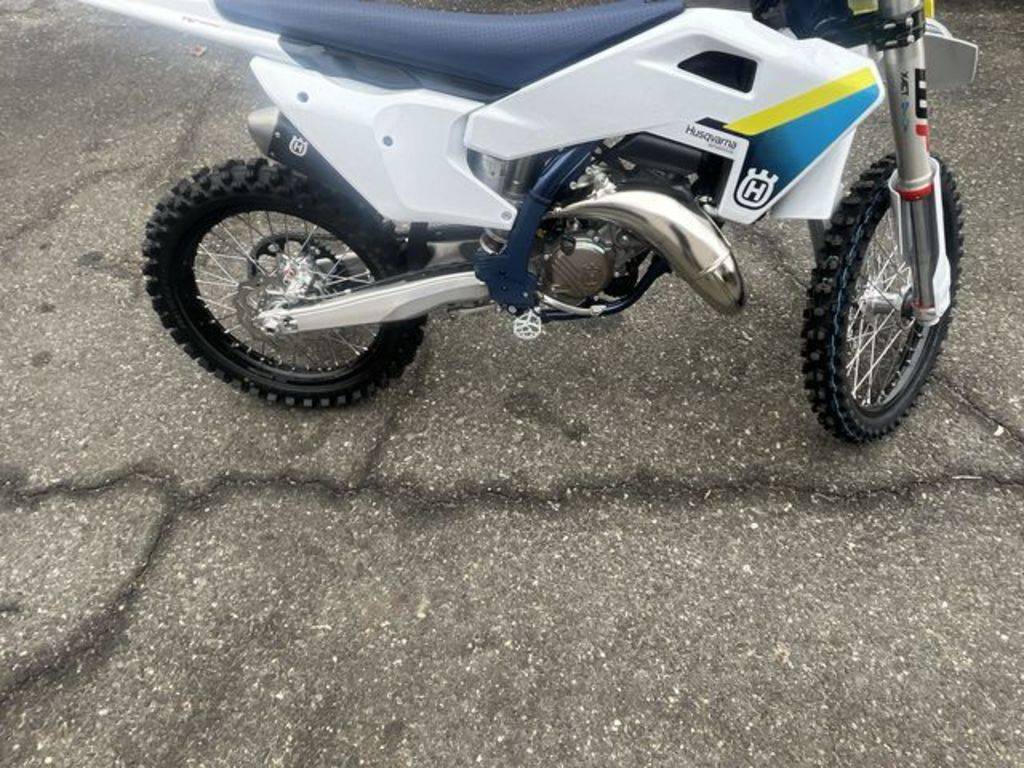 2025 Yamaha, dovoz USA — foto 10 z 12