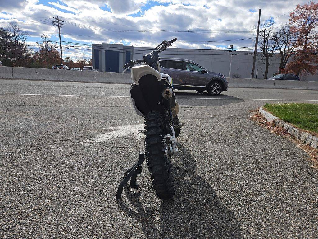 2025 Yamaha, dovoz USA — foto 7 z 12
