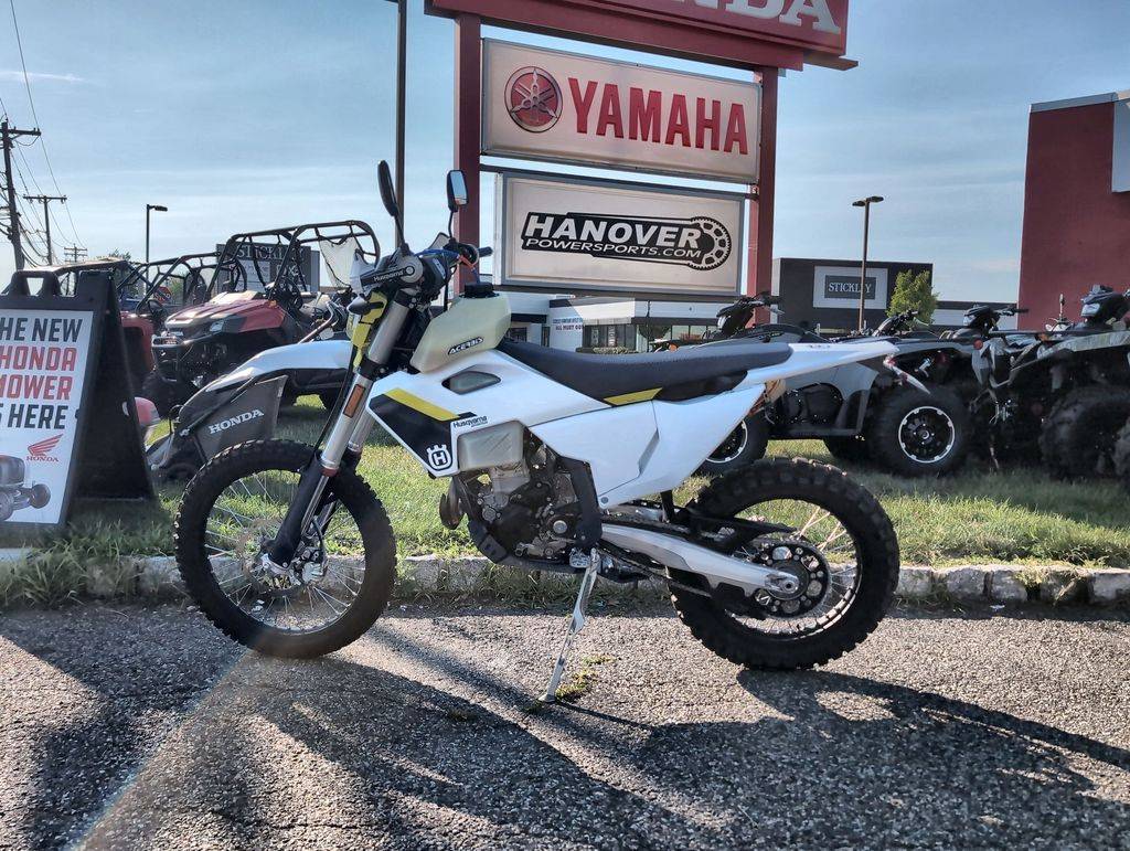 2025 Husqvarna, dovoz USA — foto 5 z 12