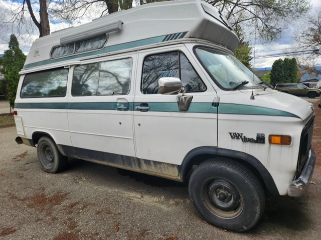 1977 GMC Vandura, biela, 224 000 km, dovoz Kanada — foto 1