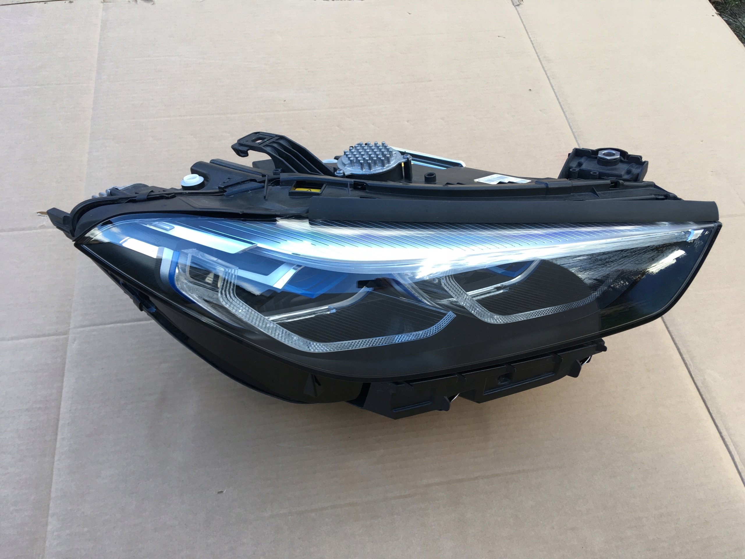 BMW 8 G14 G15 G16 světlomet LASER kapota nosník nárazník USA Amerika M8 F91 F92 93, Skladom v EÚ — foto 1