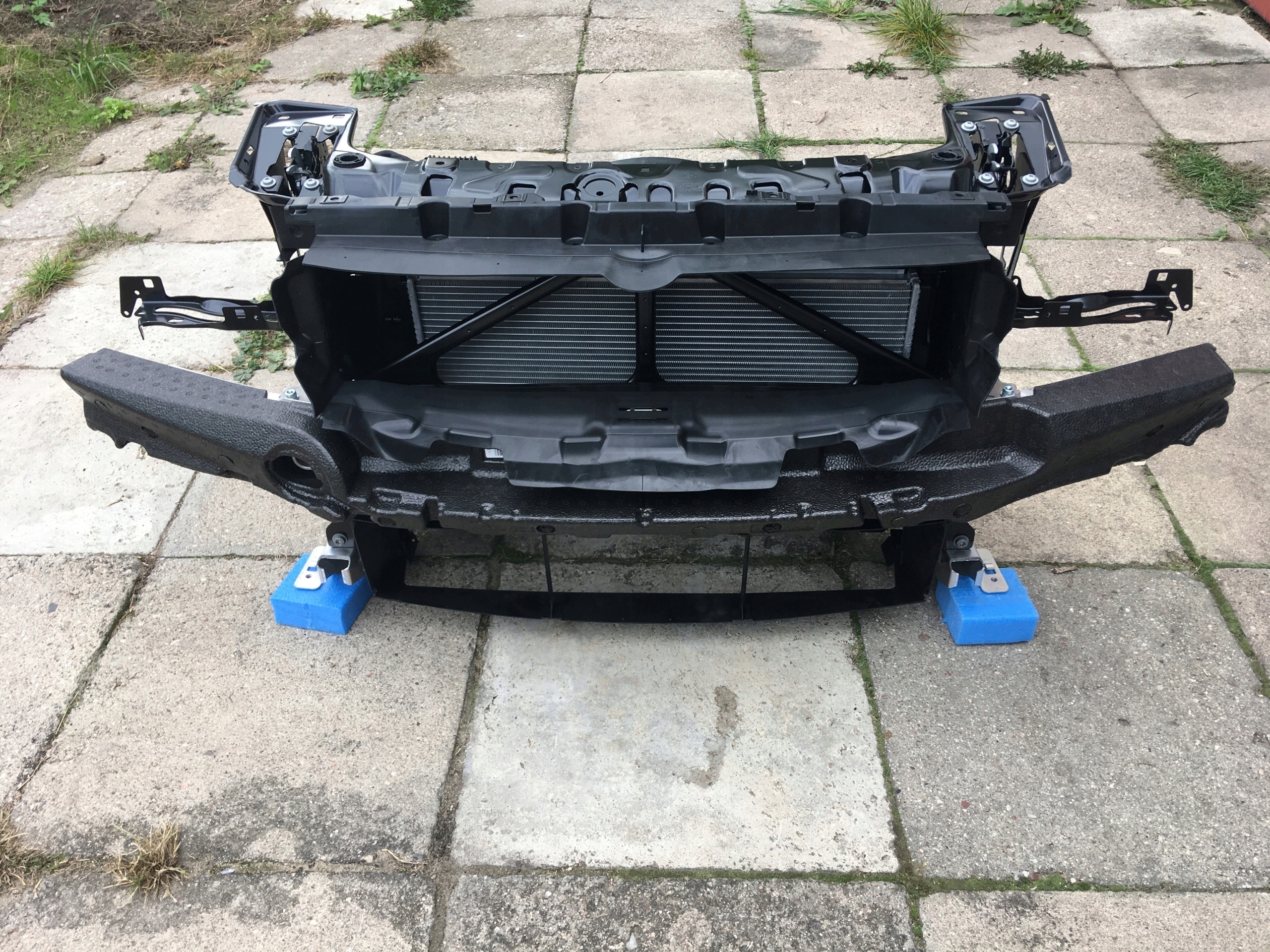 BMW M2 F87 CS Pas nosník nárazník kapota motor světlomet blatník přední ventilátor, Skladom v EÚ — foto 1