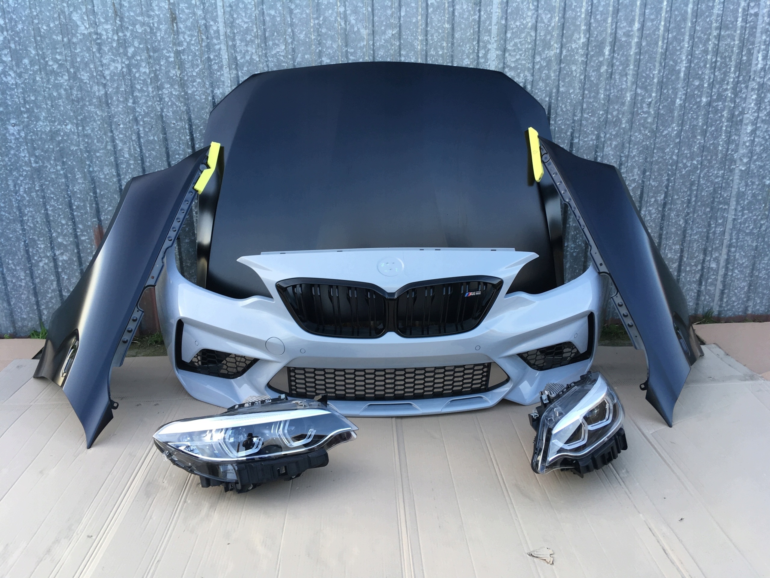 komplet předek: světlomety, nárazník, blatníky, kapota, dveře — BMW M2 F87 CS nový motor, Skladom v EÚ — foto 1