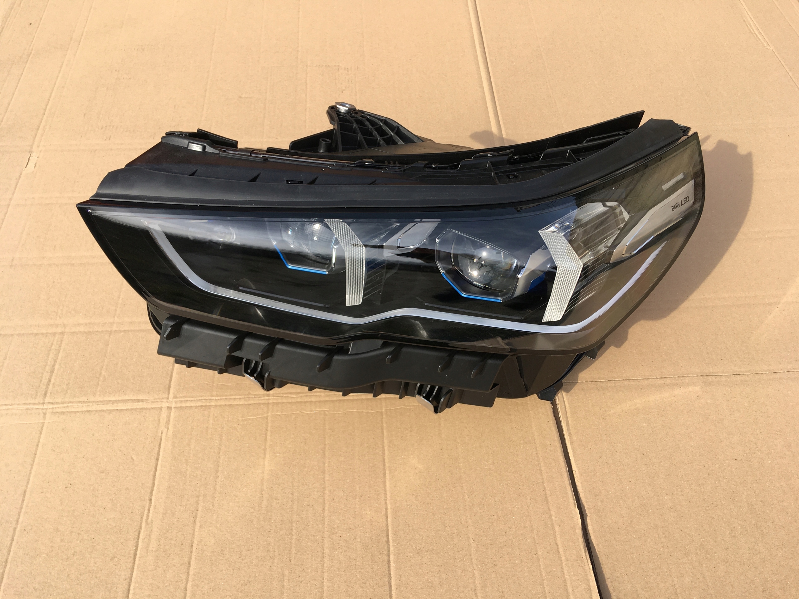 BMW 5 G60 G61 nová světlomet Led Laser přední blatník nárazník kapota - M5 G90 G91, Skladom v EÚ — foto 1
