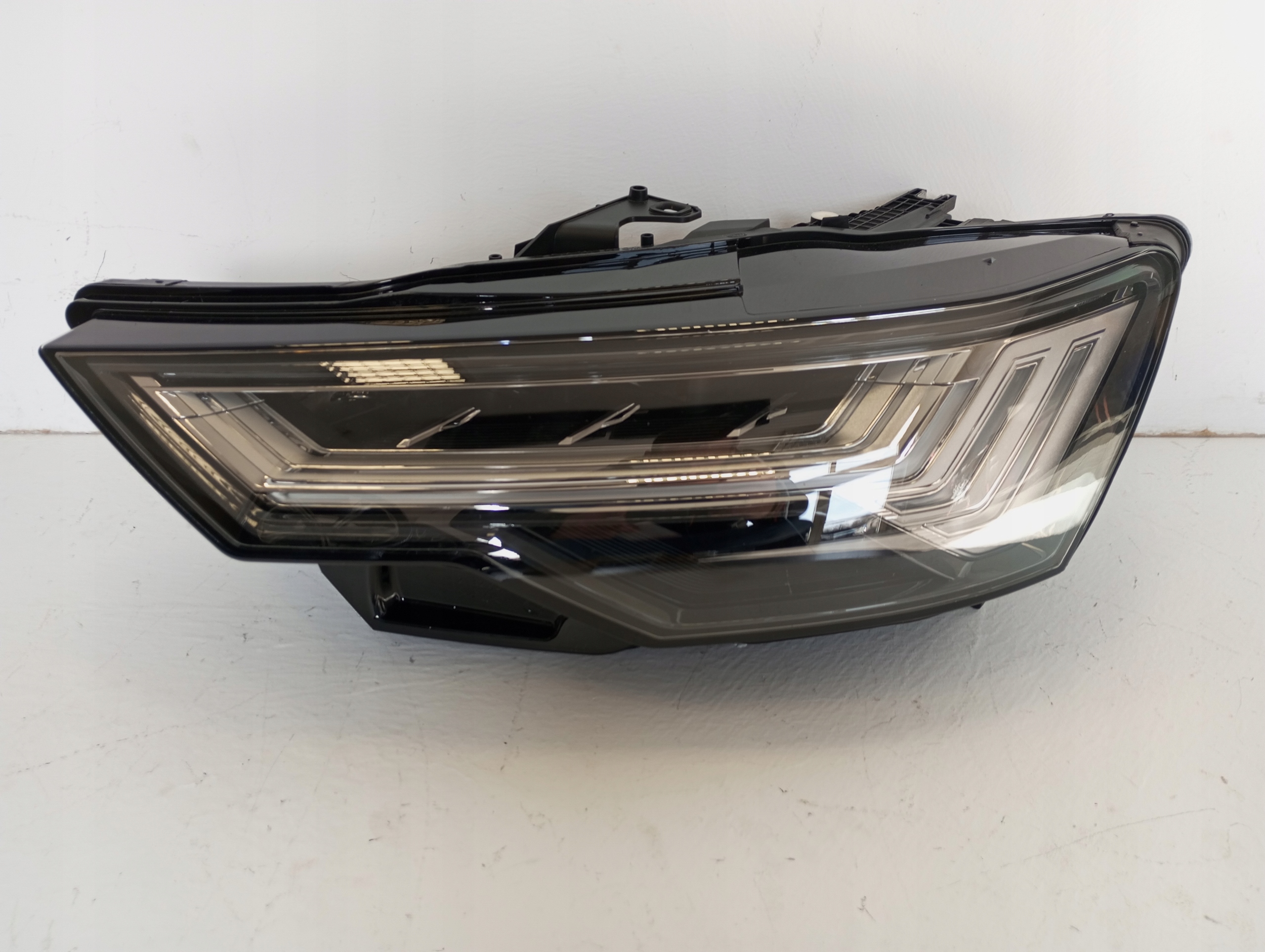 světlomet FULL LED Matrix levá Audi A6 4k0 4k0941035, Skladom v EÚ — foto 1