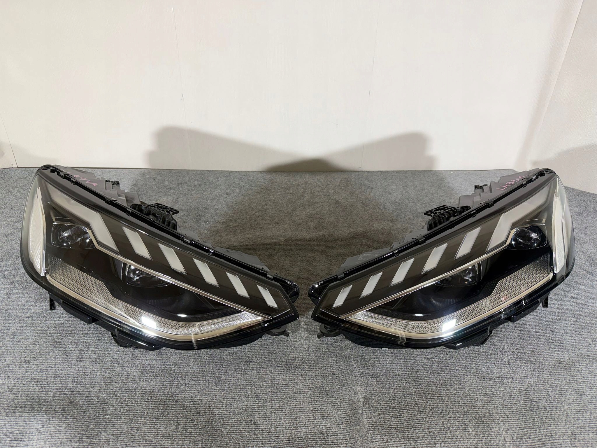 Audi A4 B9 facelift FULL LED Matrix světlomety přední 8w0941035e 8w0941036e, Skladom v EÚ — foto 1