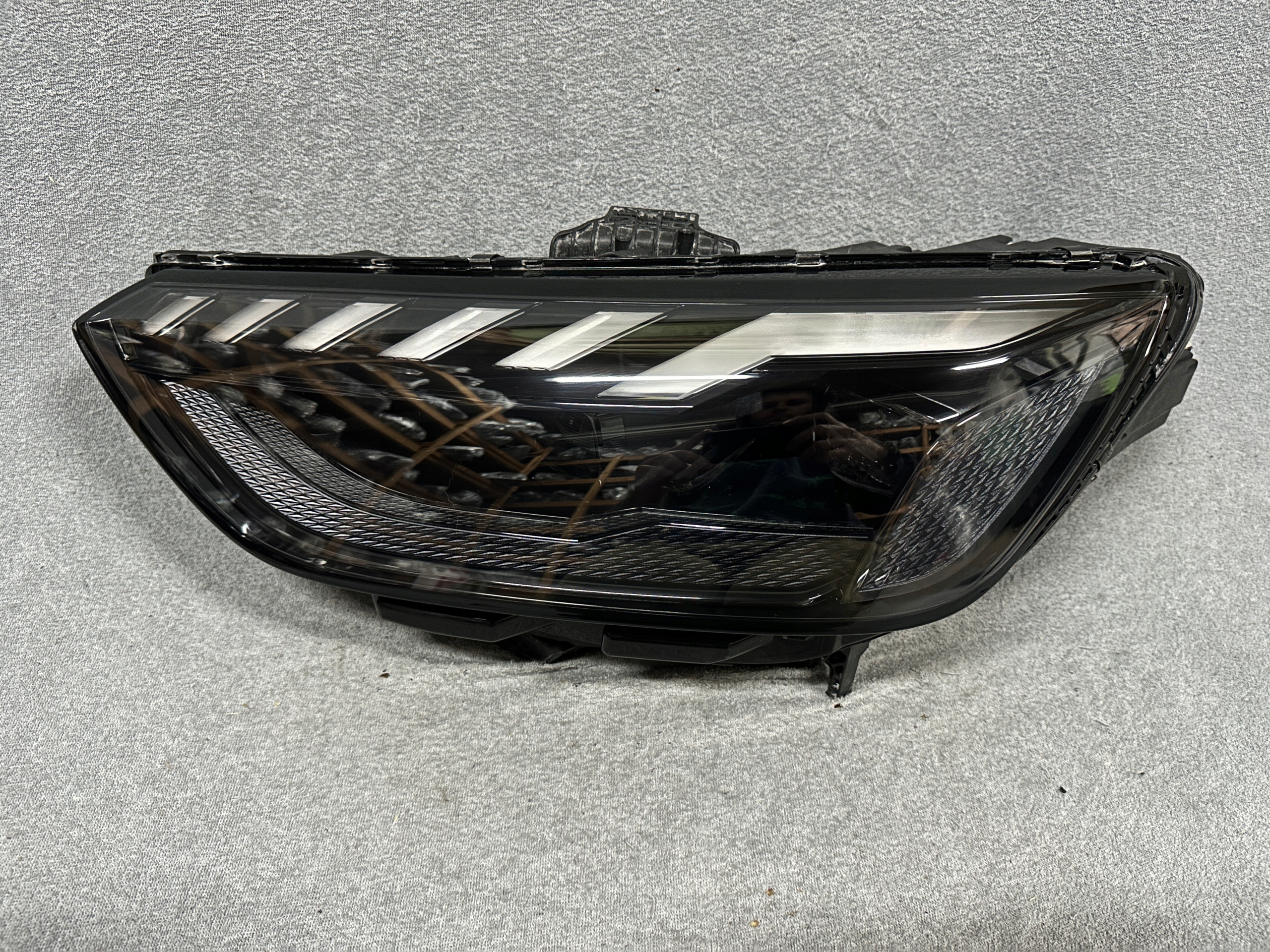světlomet Audi Rs4 B9 facelift Matrix levá Europa originál 8w0941035j, Skladom v EÚ — foto 1