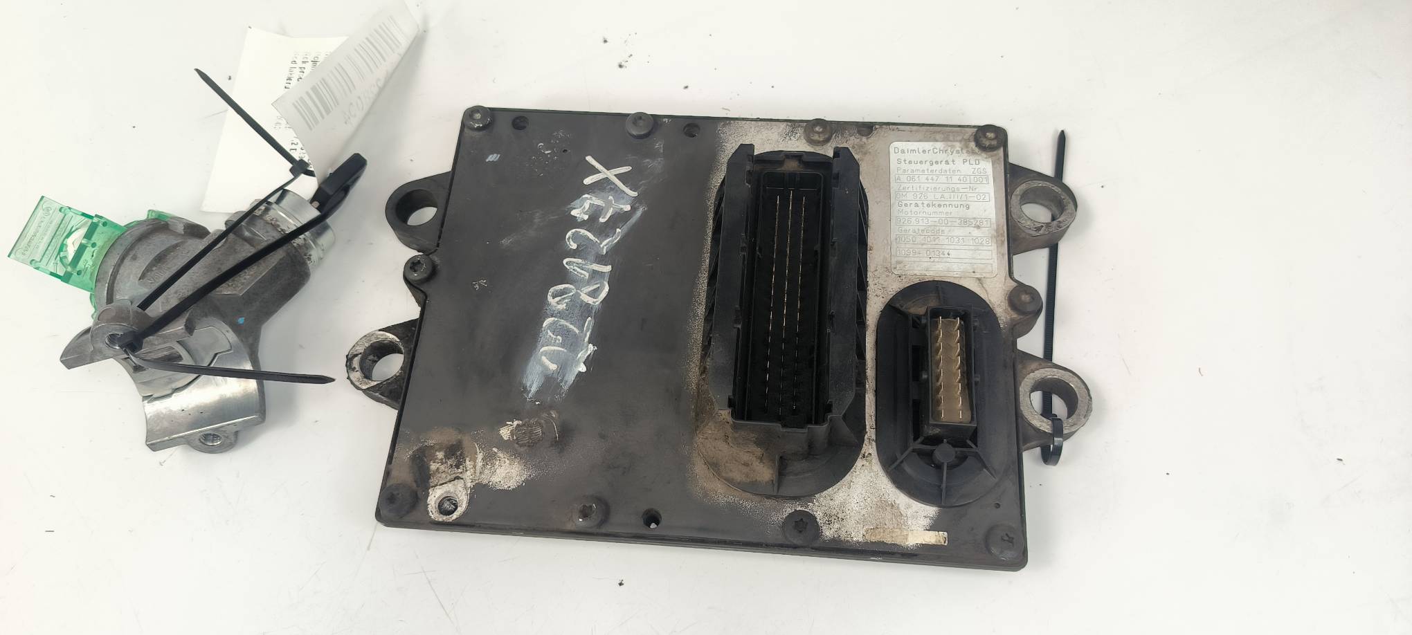 řídicí jednotka motoru Ecu A0014462040 Mercdes-benz Axor 2528l, Skladom v EÚ — foto 1