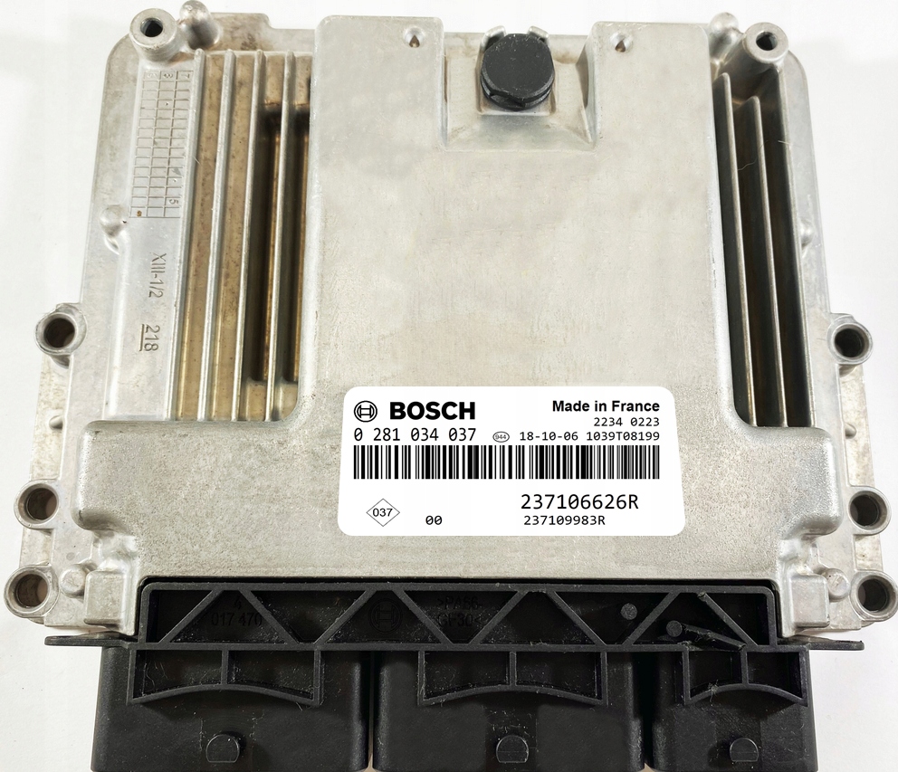 Ecu Vivaro Trafic 1.6 237106626r 0281034037, Skladom v EÚ — foto 1