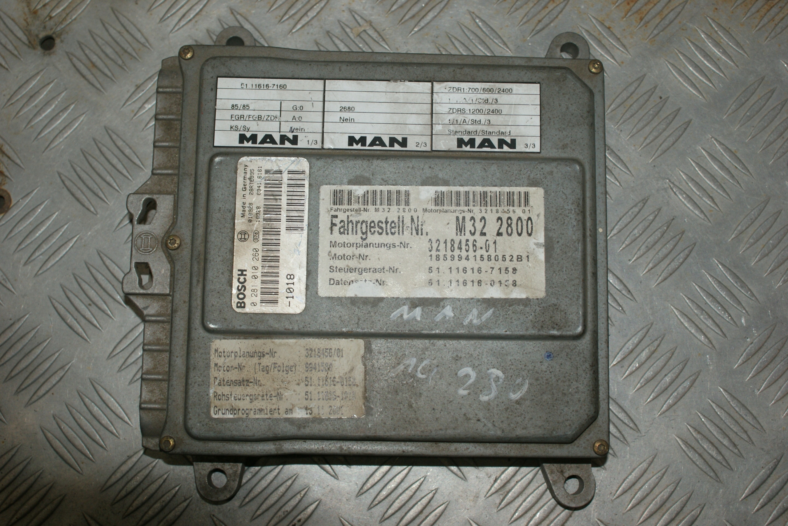 řídicí jednotka motoru ECU Bosch 0 281 010 260 MAN, Skladom v EÚ — foto 1