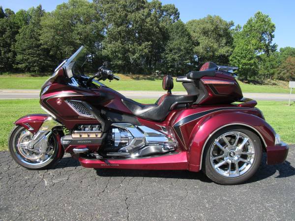 2025 Honda, dovoz USA — foto 1