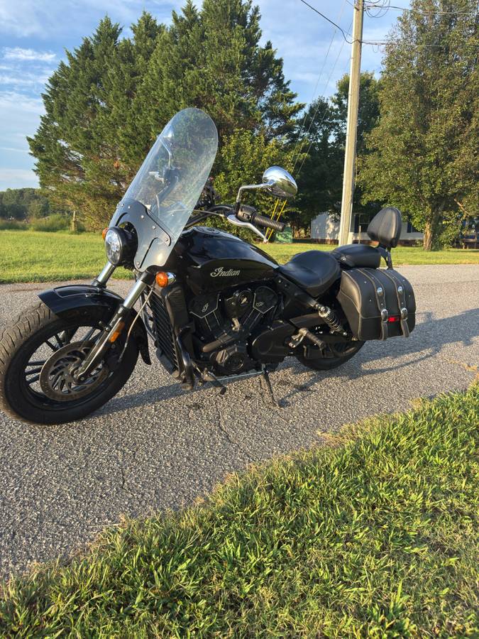2017 Indian, dovoz USA — foto 1