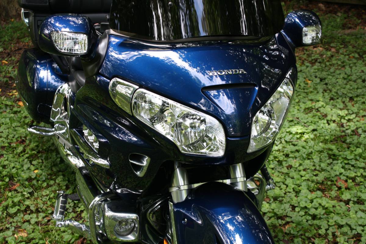 07' Gold Wing w/Mega Monty, zlatá, dovoz USA — foto 10 z 12