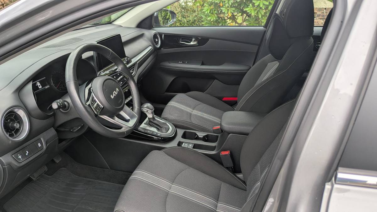 2023 Kia, dovoz Kanada — foto 7 z 9