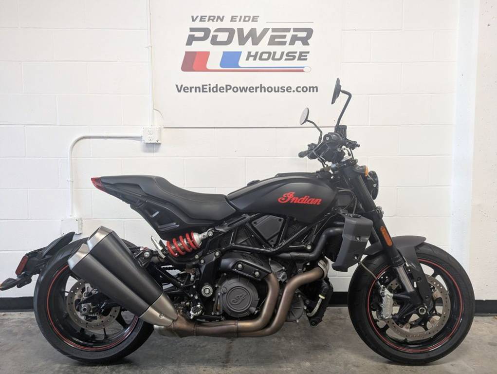 2022 Indian, čierna, dovoz USA — foto 1 | AMECAR 2022 Indian, čierna, dovoz USA — foto 1