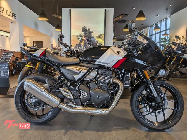 2026 Triumph Thruxton 400, 100 km, dovoz Japonsko — foto 1