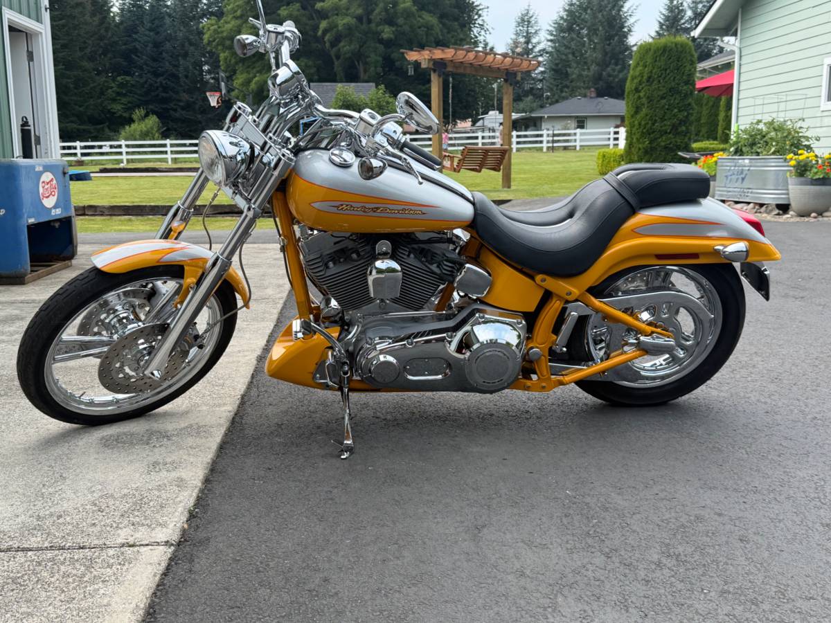 2004 Harley-Davidson, dovoz USA — foto 1 z 7 2004 Harley-Davidson, dovoz USA — foto 1 z 7