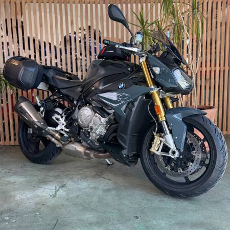 2017 BMW, dovoz USA — foto 1
