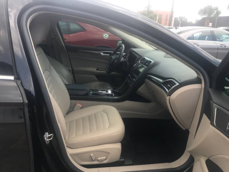 2020 Ford, dovoz USA — foto 7 z 12