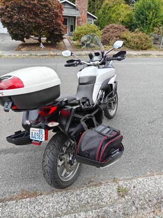 2017 Ducati, biela, dovoz USA — foto 2 z 9