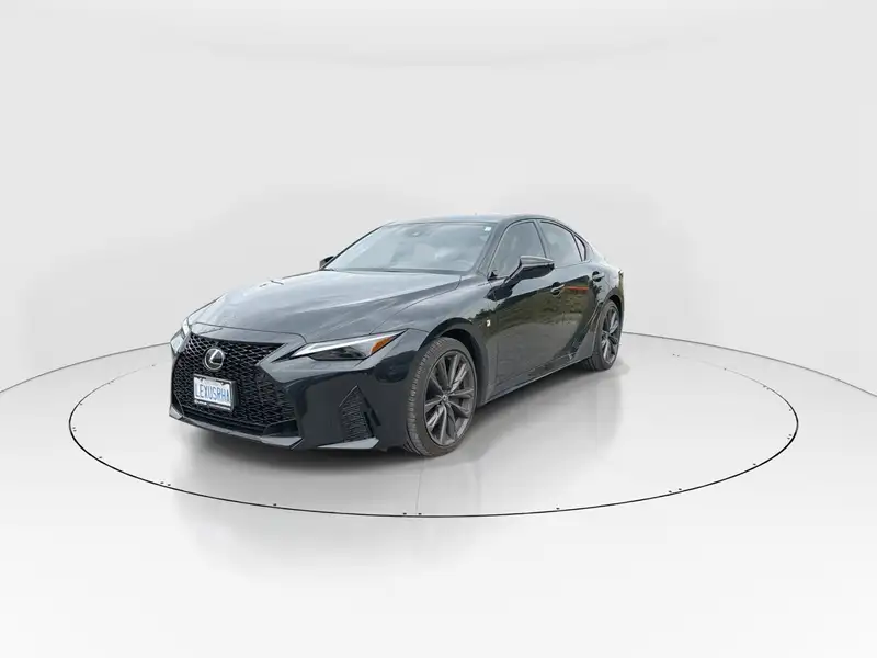 2025 Lexus IS 300 AWD, čierna, 4 614 km, dovoz Kanada — foto 3 z 12