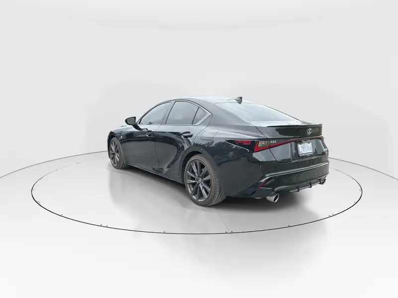 2025 Lexus IS 300 AWD, čierna, 4 614 km, dovoz Kanada — foto 5 z 12