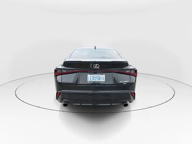 2025 Lexus IS 300 AWD, čierna, 4 614 km, dovoz Kanada — foto 6 z 12