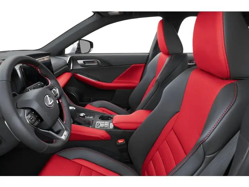 2026 Lexus IS 350, strieborná, 10 km, dovoz Kanada — foto 4 z 9