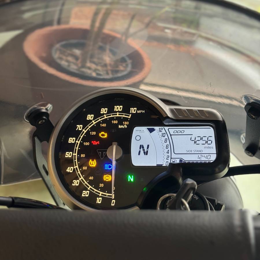 Triumph, dovoz USA — foto 11 z 12
