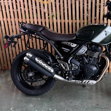 Triumph, dovoz USA — foto 5 z 12