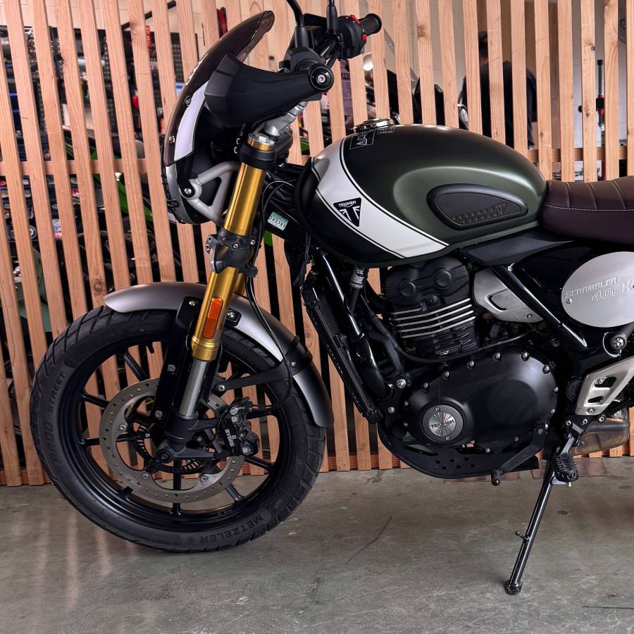 Triumph, dovoz USA — foto 8 z 12