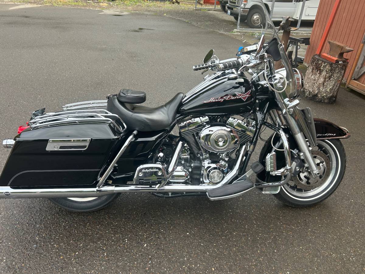 2008 Harley-Davidson, čierna, dovoz USA — foto 7 z 11