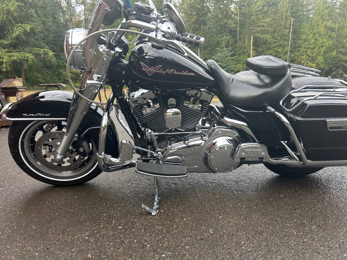 2008 Harley-Davidson, čierna, dovoz USA — foto 8 z 11