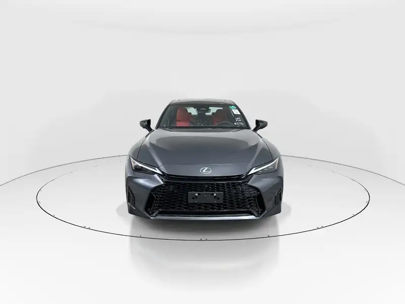 2026 Lexus IS 350, sivá, 2 km, dovoz Kanada — foto 2 z 12