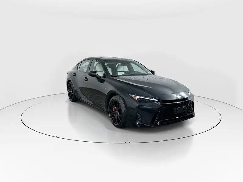 2026 Lexus IS 350, čierna, 3 km, dovoz Kanada — foto 1