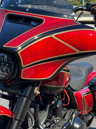 2014 Harley-Davidson, dovoz USA — foto 5 z 12