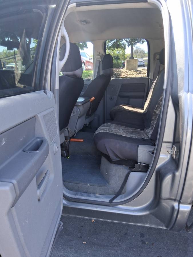 2006 Dodge, dovoz USA — foto 9 z 12