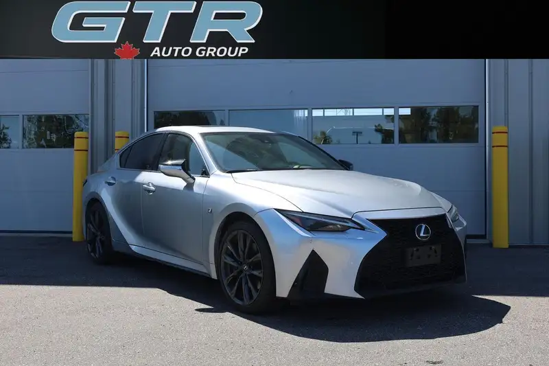 2023 Lexus IS 300 F-Sport AWD|NOACCIDENTS|BSM|LANEKEEP|SUNROO, strieborná, 65 000 km, dovoz Kanada — foto 1