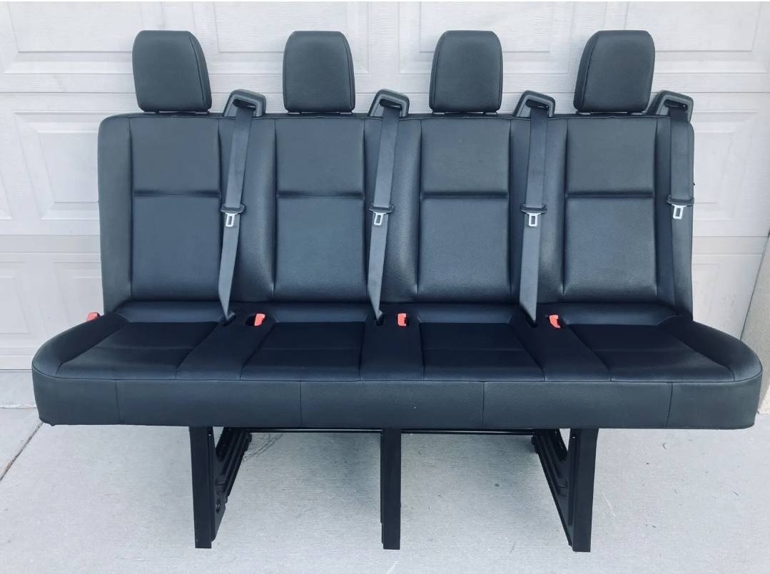 Sedačky — Mercedes-Benz Sprinter, dovoz USA — foto 1