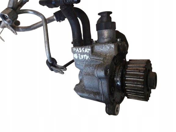 Motor 04L130755D — Volkswagen Passat 2.0 TDI, Skladom v EÚ — foto 1