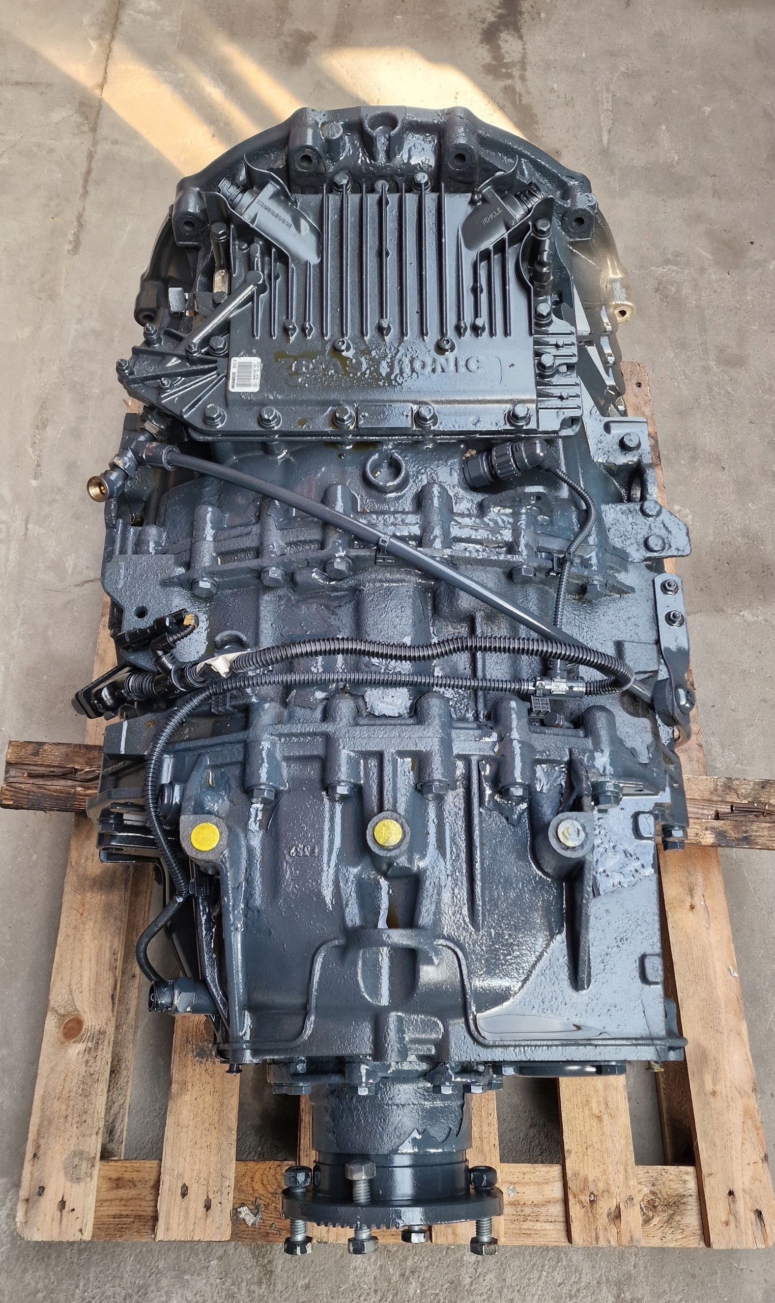Převodovka ZF 12AS2330 — Renault, Skladom v EÚ — foto 1