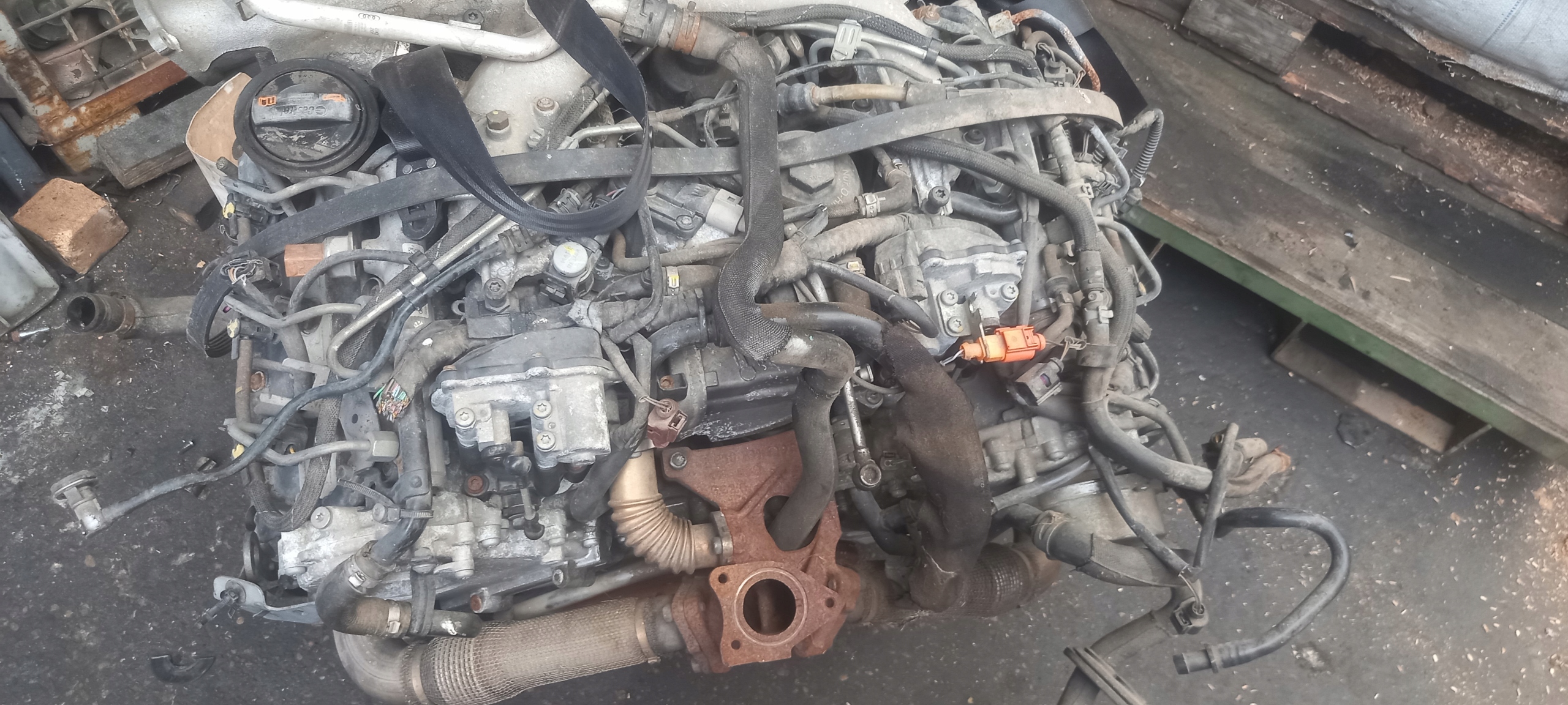 Motor — Audi A4 3.0 TDI V6, Skladom v EÚ — foto 1