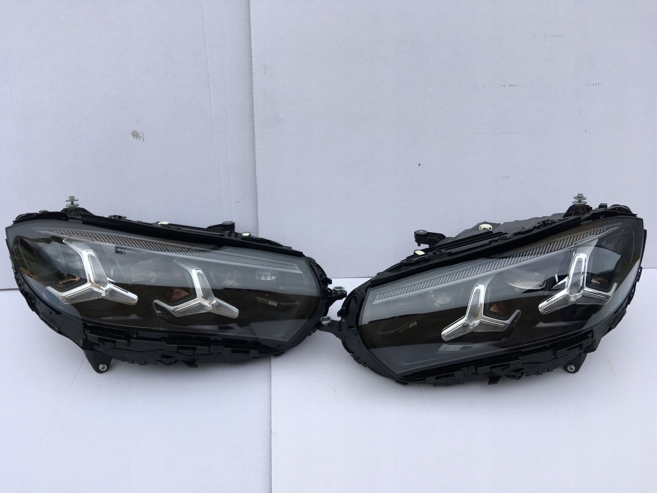 Světlomet — Mercedes-Benz S-Class, Skladom v EÚ — foto 1