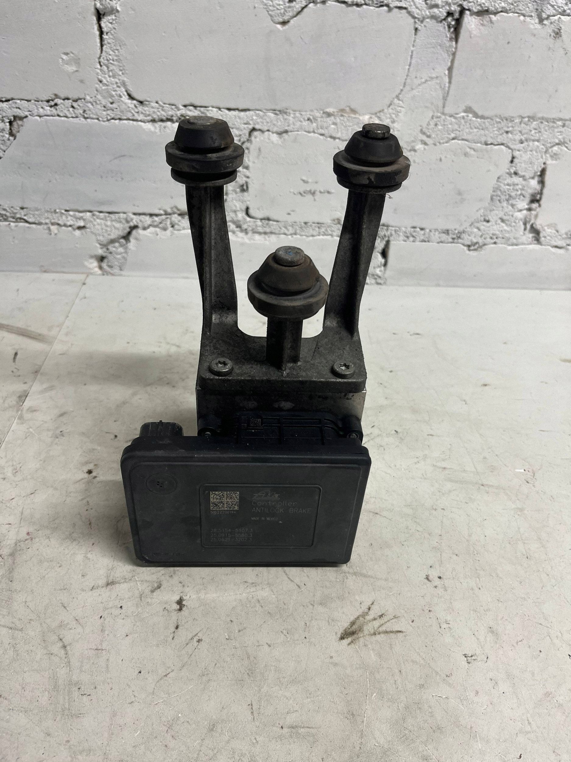 OEM komponent P68257875AB — Dodge, Skladom v EÚ — foto 1