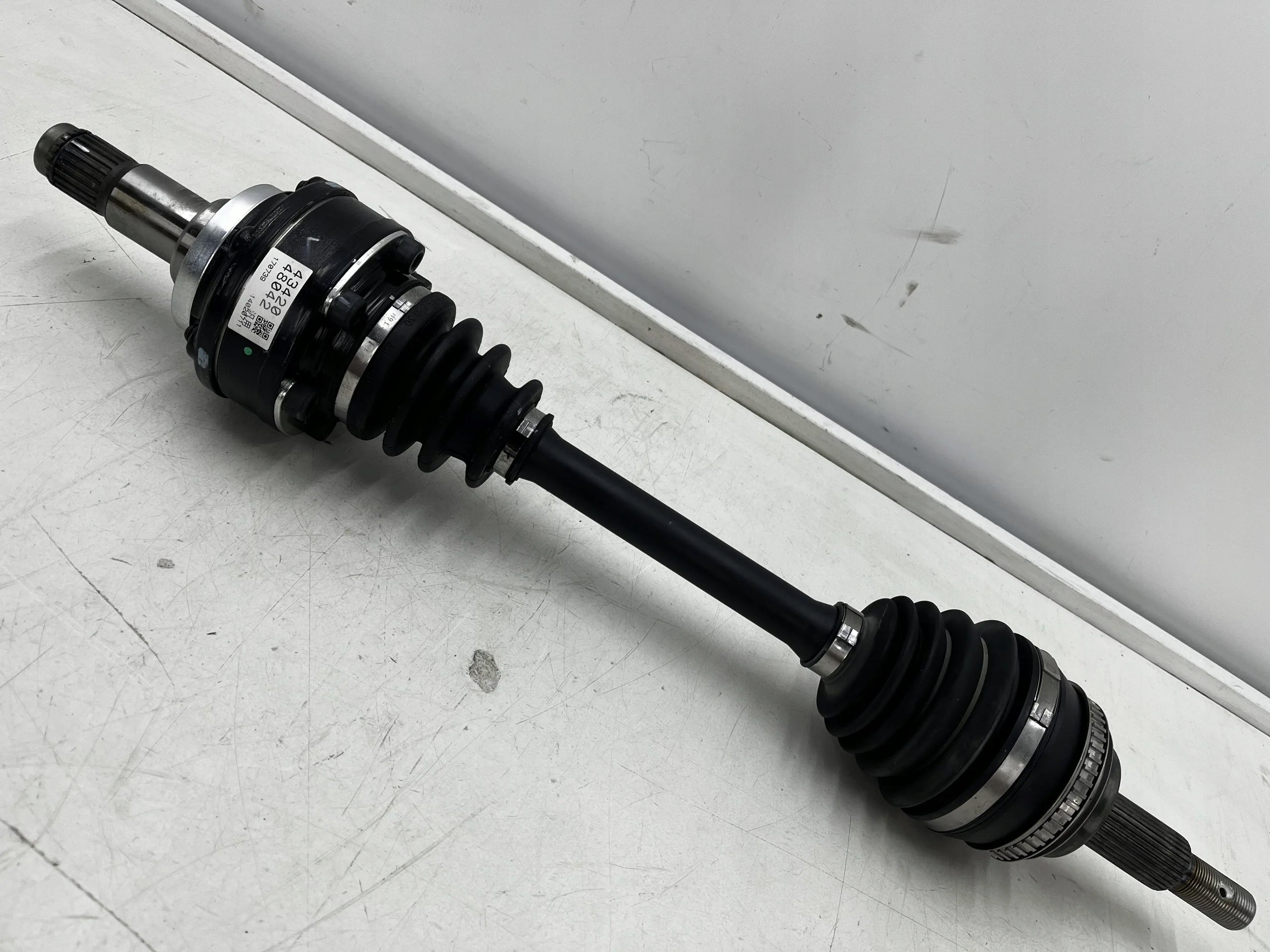 OEM komponent CAMRY9803R — Toyota Camry 3.0, Skladom v EÚ — foto 1